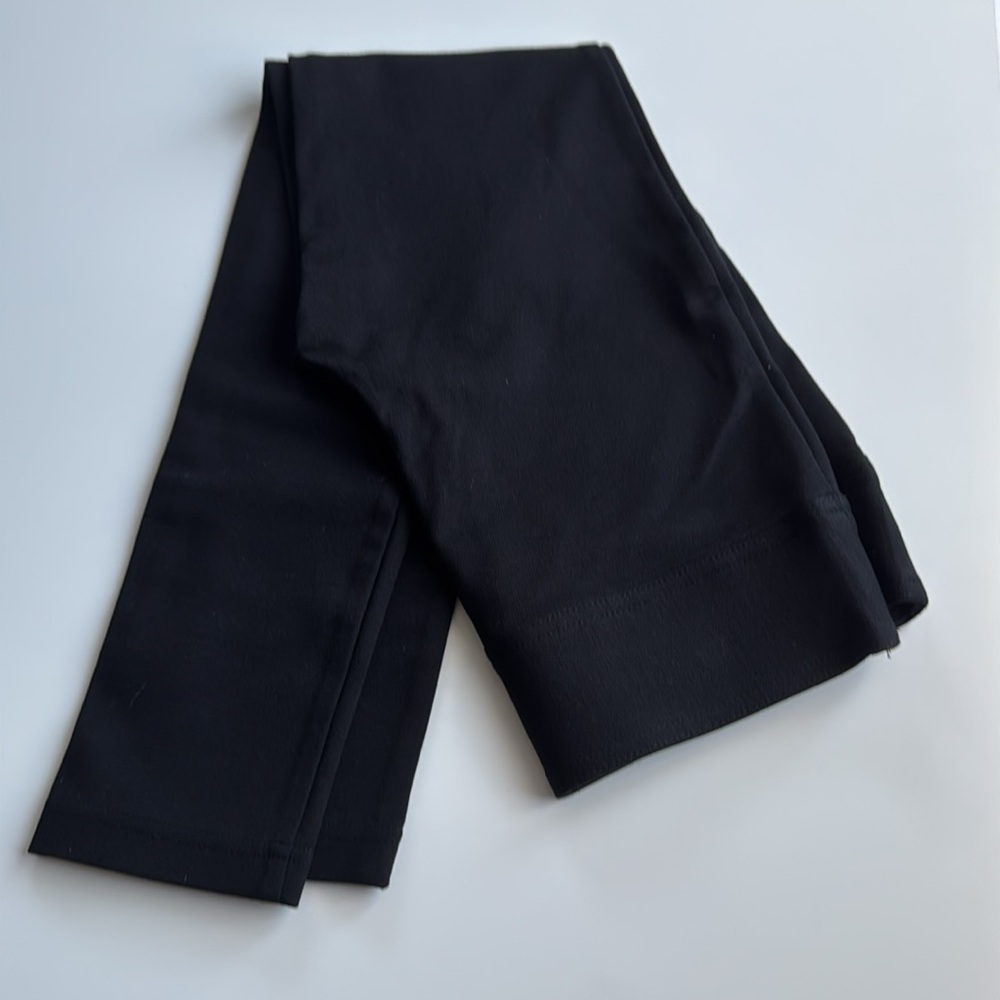 NWOT Black INC Inter National Concepts LEGGINGS 2P